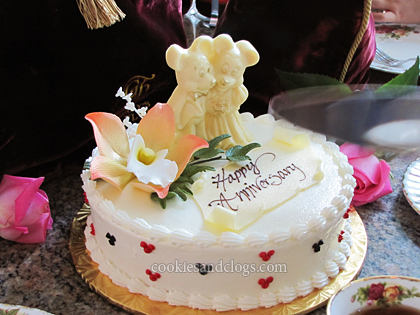 Wedding Anniversary Cake 🎂💖... - Angel's Cakes Bakes by Jyoti | Facebook